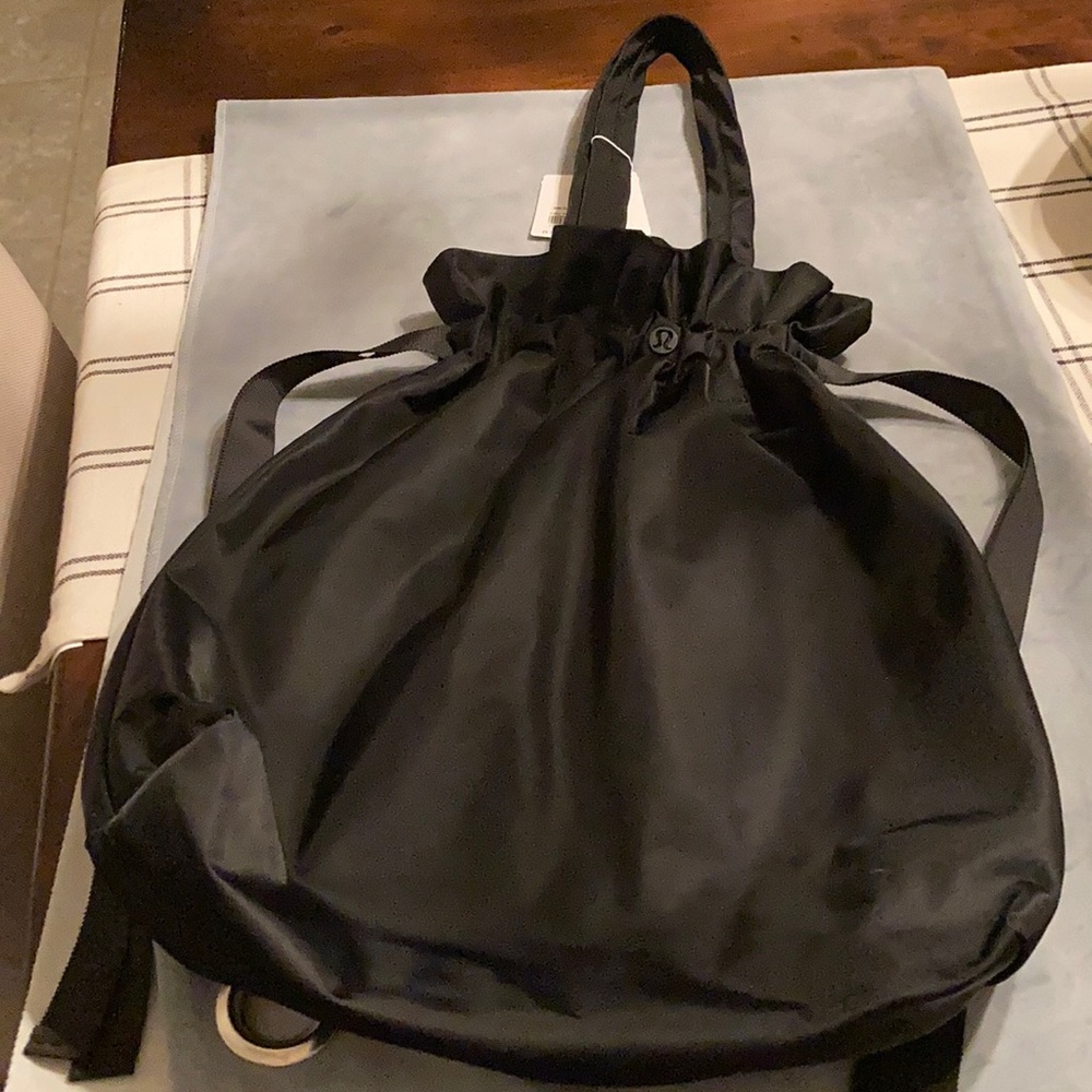 🆕NWT Lululemon Easy as Sunday Tote - Picture 2 of 6